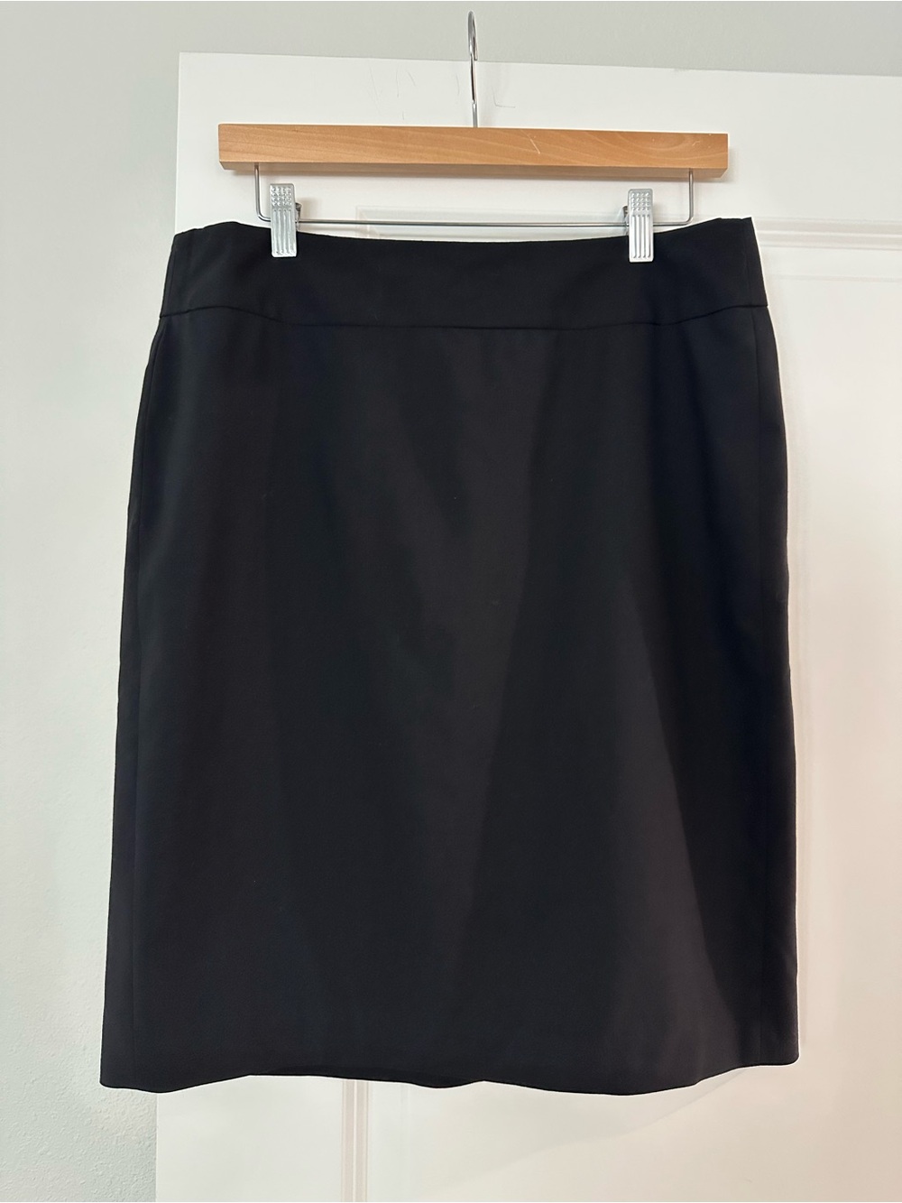 Banana Republic Black Pencil Skirt - Sleek Workwear